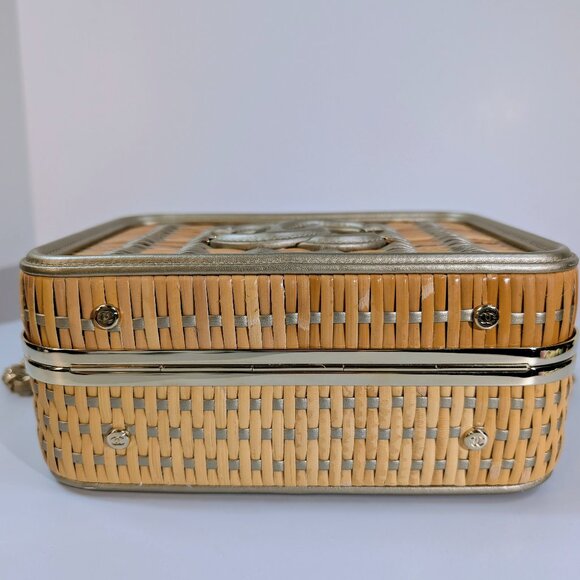 Chanel Rare Box Bag in Woven Rattan and Champaign Gold Leather - Picture 6 of 16